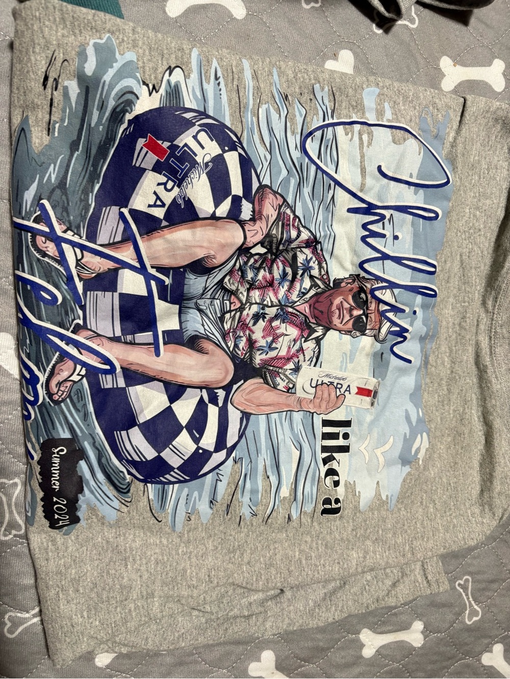 Grey Graphic Short Sleeve Tee with Beach Illustration
